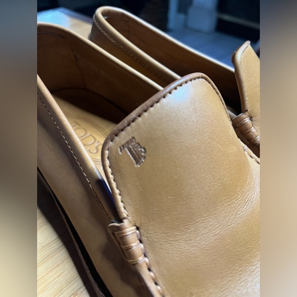 GUC Tod’s- Tan Leather Loafers. Size Men’s 6.5/Women's 8.5 - Picture 7 of 9
